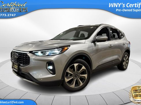 Used 2023 Ford Escape Platinum AWD/4WD image 1