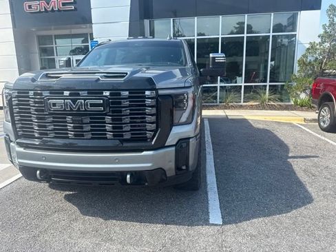 Used 2025 GMC Sierra 3500 Denali Ultimate AWD/4WD image 2