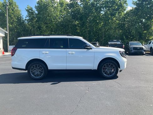Used 2025 Ford Expedition Platinum w/ Stealth Performance Package AWD/4WD image 4