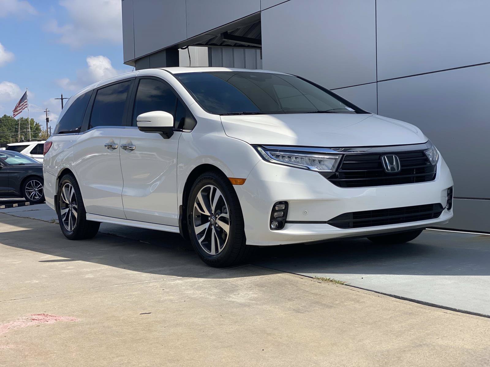 Used 2022 Honda Odyssey Touring image 1