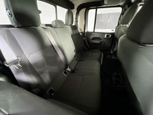 Used 2022 Jeep Gladiator Sport image 26