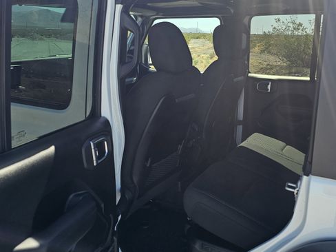 Used 2024 Jeep Wrangler Unlimited Rubicon 4xe w/ Technology Group image 7