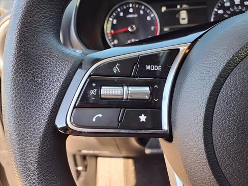 Used 2024 Kia Forte LX image 19