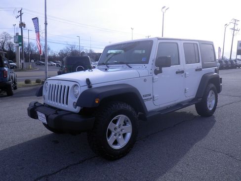 Used 2017 Jeep Wrangler Unlimited Sport w/ Quick Order Package 23S image 3