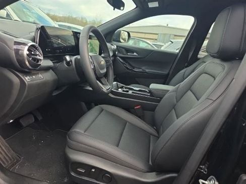 Used 2026 Chevrolet Equinox LT w/ Convenience Package II FWD image 5