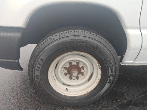 Used 2016 Ford E-350 and Econoline 350 Super Duty w/ Power Windows & Locks Group image 7