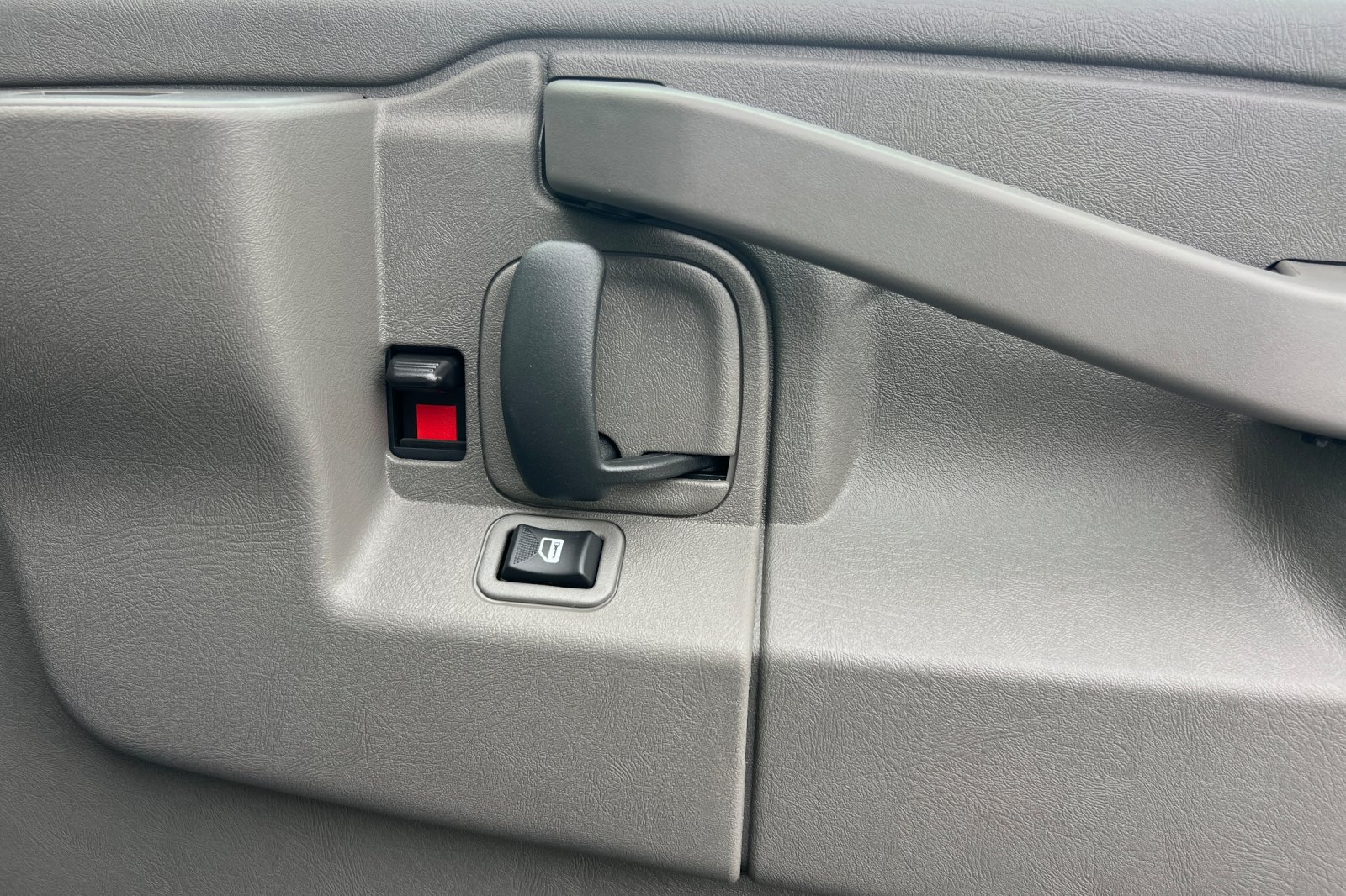 New 2025 GMC Savana 2500 w/ Driver Convenience Package RWD image 19