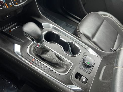 Used 2023 Chevrolet Traverse LT image 18