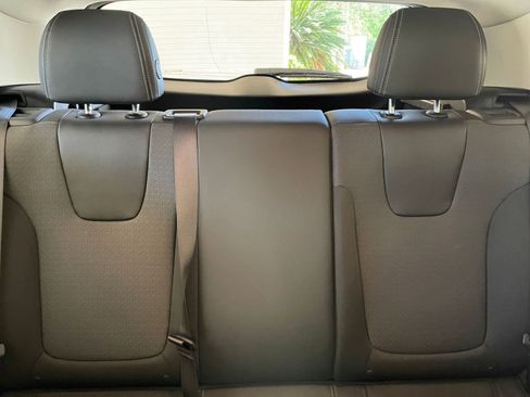 Used 2025 Buick Encore GX Preferred image 37