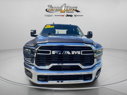 Used 2025 RAM 2500 Big Horn AWD/4WD image 3