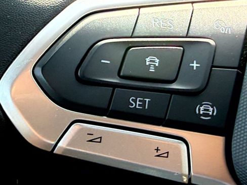 Used 2022 Volkswagen Atlas SE AWD/4WD image 17