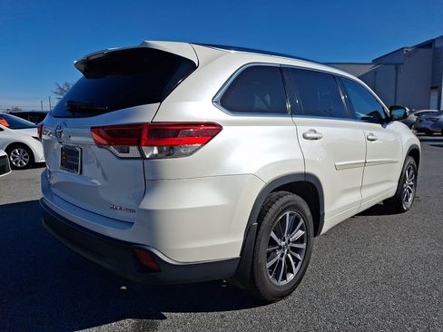 Used 2017 Toyota Highlander XLE image 6