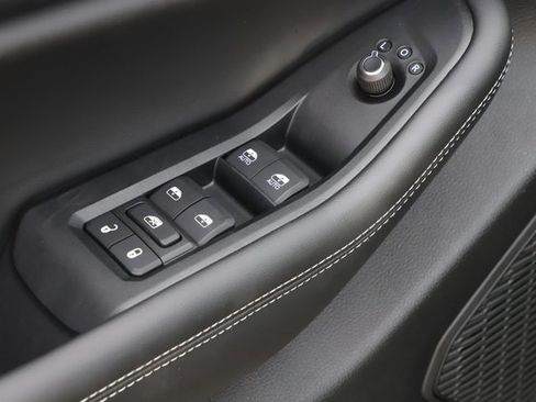 New 2025 Jeep Grand Cherokee L Laredo image 15