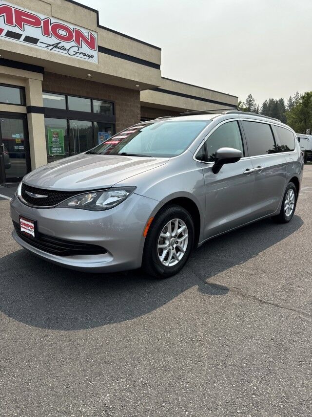 Used 2020 Chrysler Voyager Lxi FWD image 1