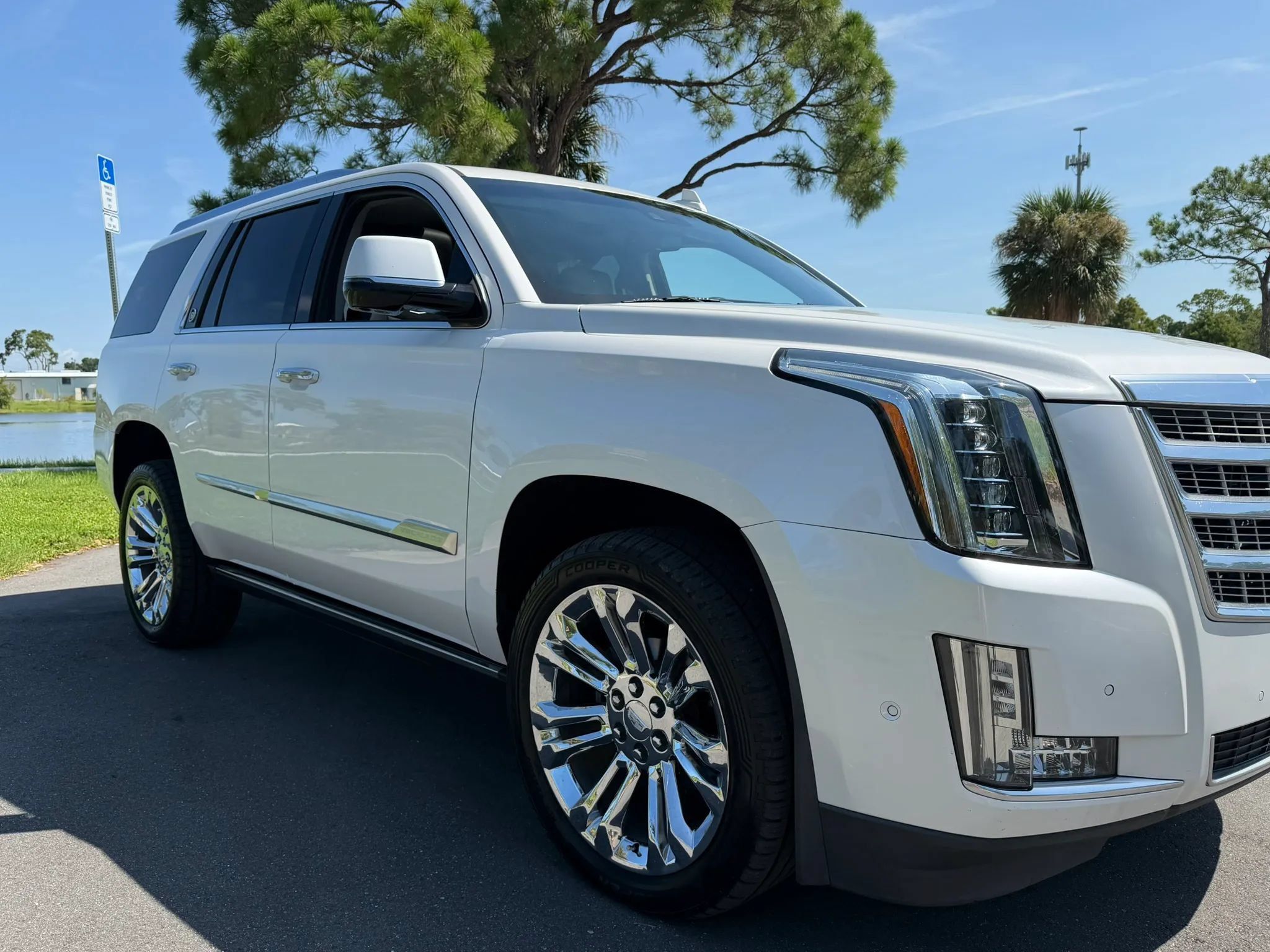 Used 2018 Cadillac Escalade Premium Luxury w/ LPO, Radiant Package RWD image 9