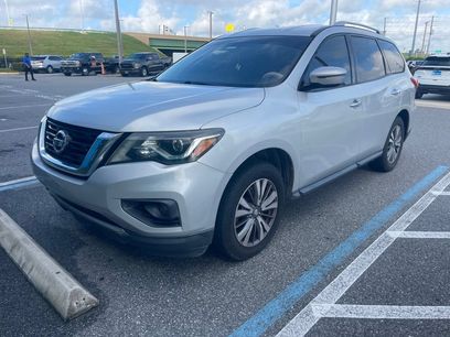 Used 2018 Nissan Pathfinder SV