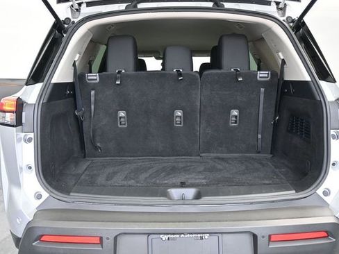 Used 2024 Nissan Pathfinder SV w/ Black Appearance Package image 12