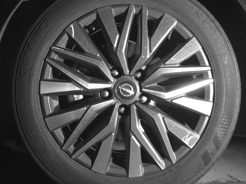 Used 2025 Nissan Altima 2.5 SV image 12