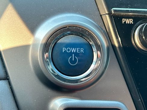 Used 2017 Toyota Prius V Five w/ Advanced Technology Package FWD image 19