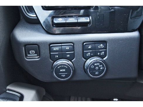 Used 2023 Chevrolet Silverado 1500 ZR2 w/ Technology Package AWD/4WD image 22