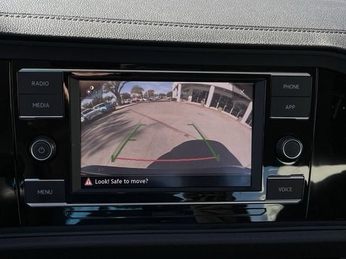 Used 2024 Volkswagen Jetta SE image 18