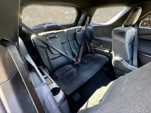 Used 2020 Ford Explorer XLT w/ Equipment Group 202A image 24