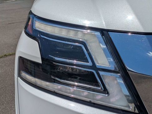 Used 2021 Nissan Armada SL w/ Captain's Chairs Package RWD image 9