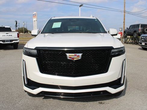 Used 2023 Cadillac Escalade Sport Platinum image 2