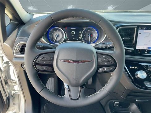New 2026 Chrysler Pacifica Select image 17