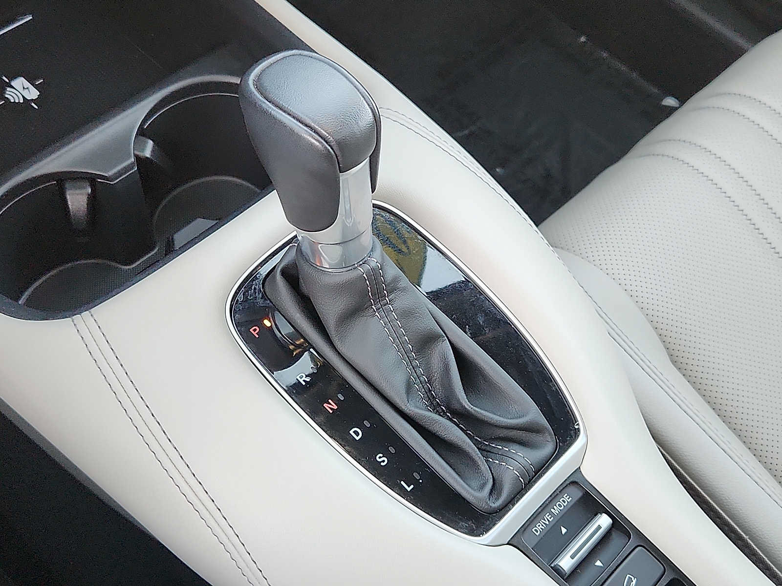 Used 2024 Honda HR-V EX-L image 14