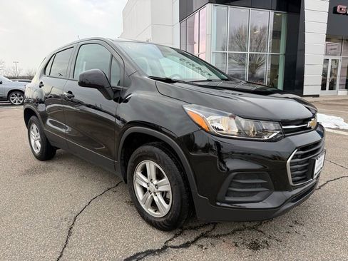 Used 2022 Chevrolet Trax LS w/ Tint and Cruise Package image 2