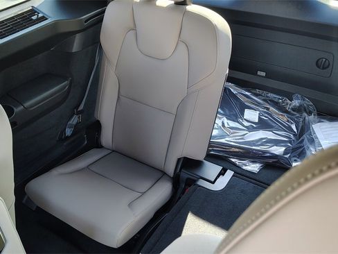New 2026 Volvo XC90 B6 Plus image 30