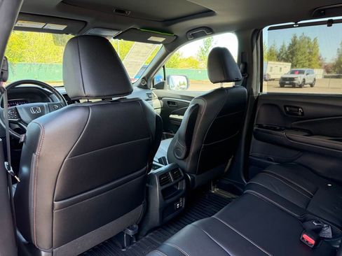 Certified 2023 Honda Passport TrailSport image 32
