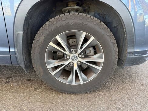Used 2016 Toyota Highlander XLE AWD/4WD image 50