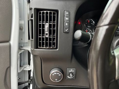 Used 2018 Chevrolet Express 2500 LT w/ LT Preferred Equipment Group RWD image 11