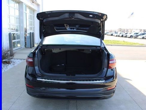 Used 2024 Volkswagen Jetta Sport FWD image 8