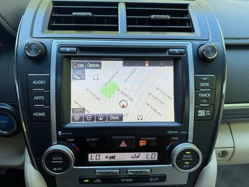 Used 2014 Toyota Camry XLE w/ Leather Package FWD image 18