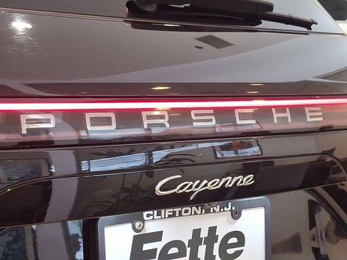 Used 2019 Porsche Cayenne image 30