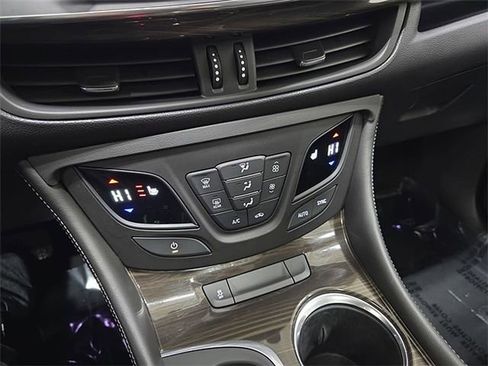Used 2019 Buick Envision Essence image 24