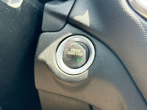 Used 2019 Chevrolet Equinox LT AWD/4WD image 33