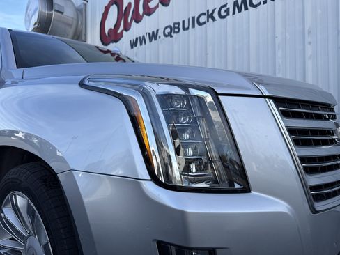 Used 2019 Cadillac Escalade ESV Platinum image 42