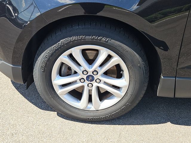 Used 2019 Ford Edge SEL AWD/4WD image 9