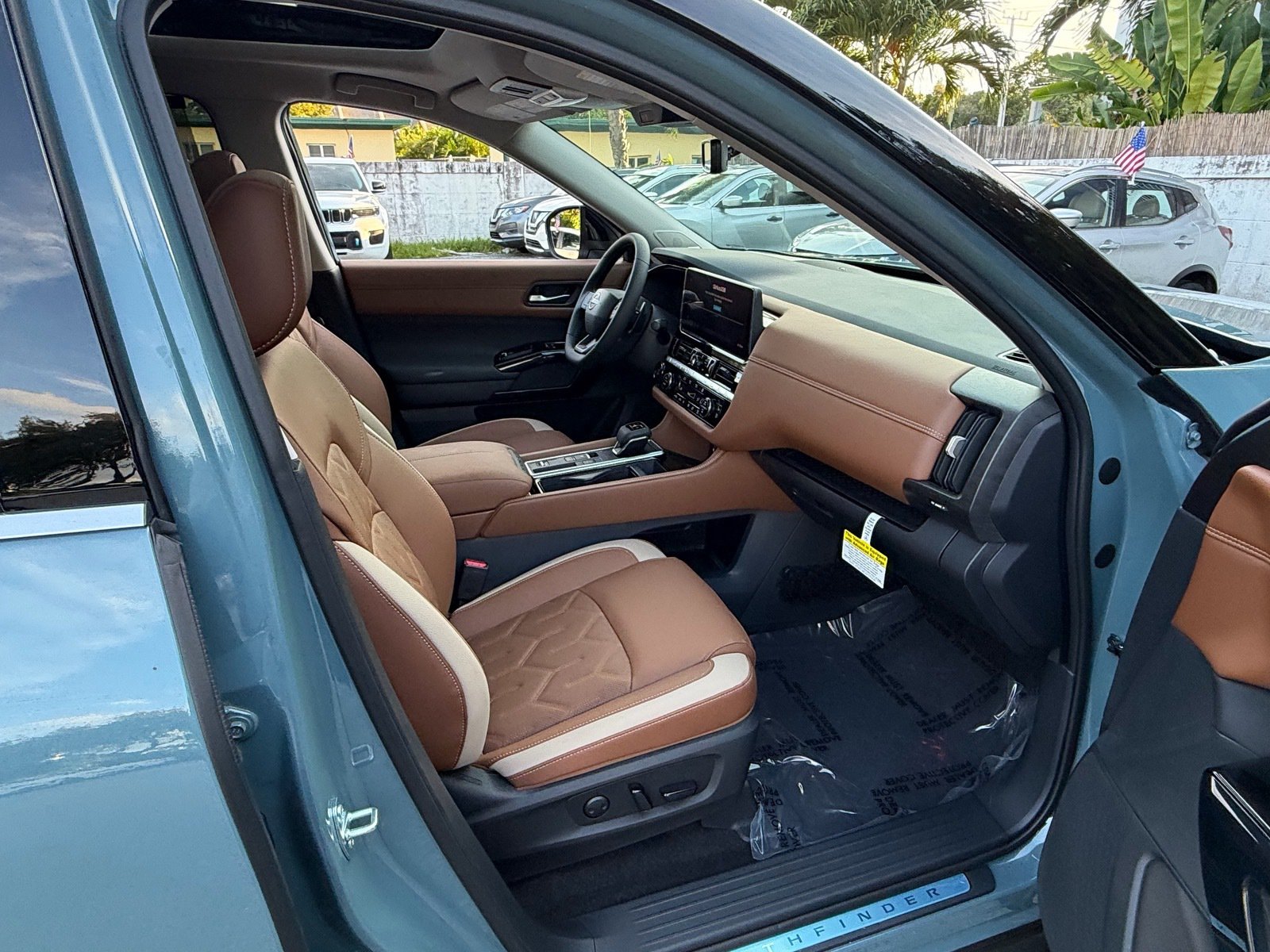 Certified 2026 Nissan Pathfinder Platinum FWD image 18