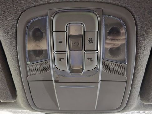 Used 2020 Hyundai Santa Fe SEL w/ Convenience + Premium Package image 23