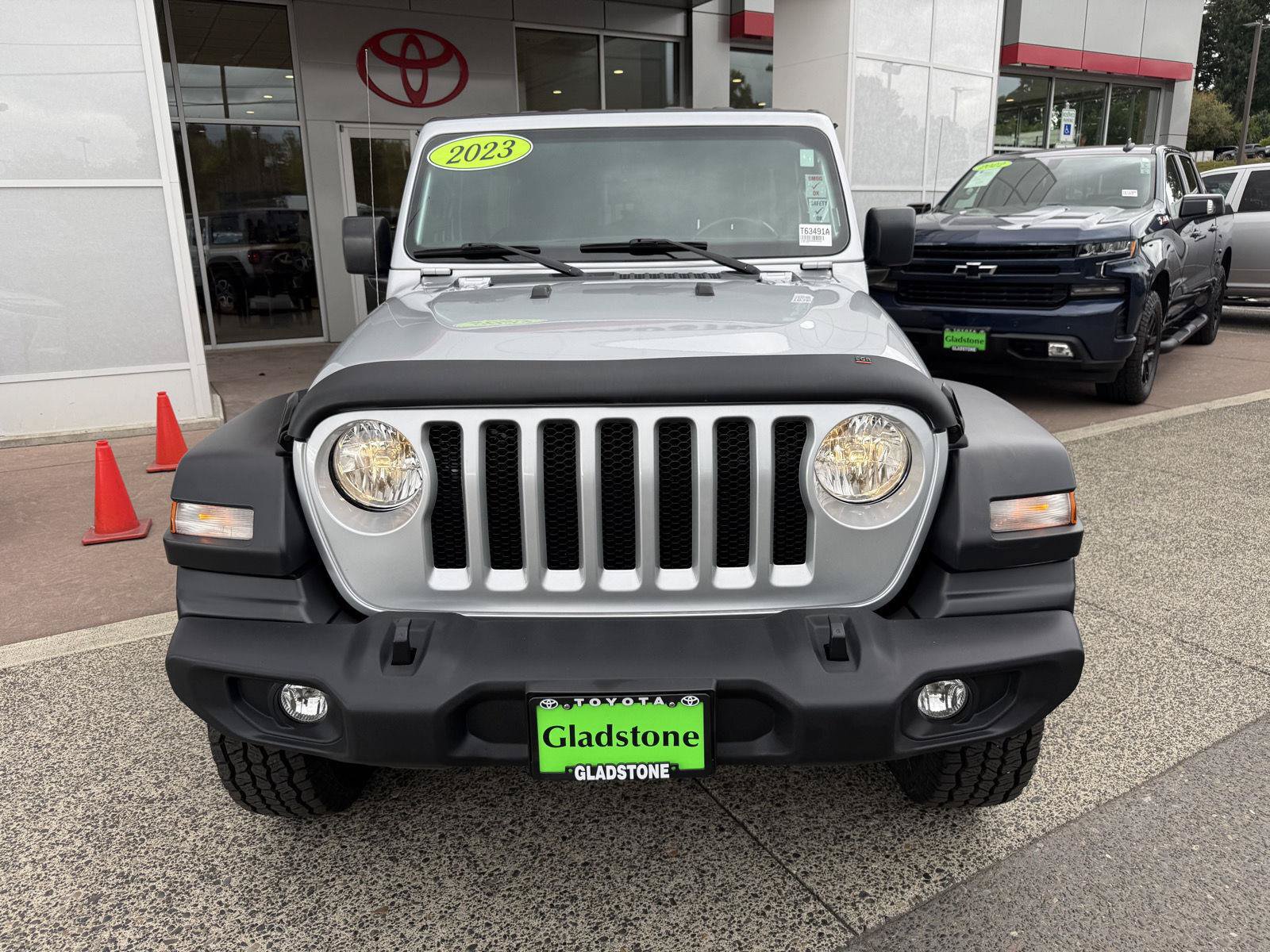 Used 2023 Jeep Wrangler Unlimited Sport AWD/4WD image 9