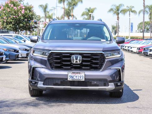 Certified 2025 Honda Pilot Touring image 2