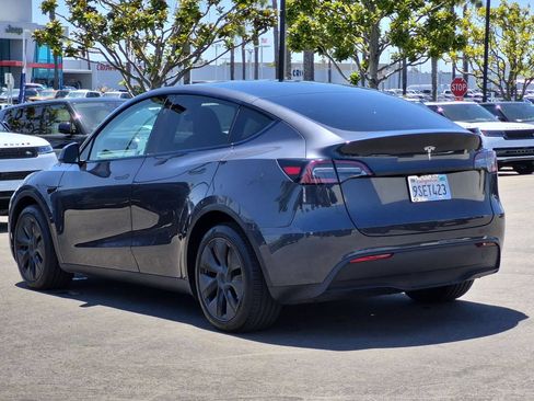 Used 2025 Tesla Model Y Long Range RWD image 7