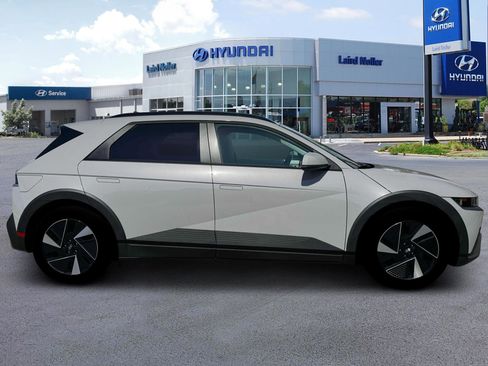 New 2025 Hyundai Ioniq 5 SEL image 9