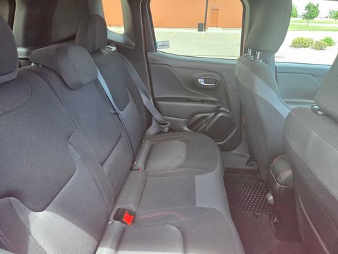 Used 2020 Jeep Renegade Trailhawk w/ Cold Weather Group AWD/4WD image 40