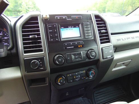 Used 2020 Ford F250 XL w/ Power Equipment Group AWD/4WD image 20